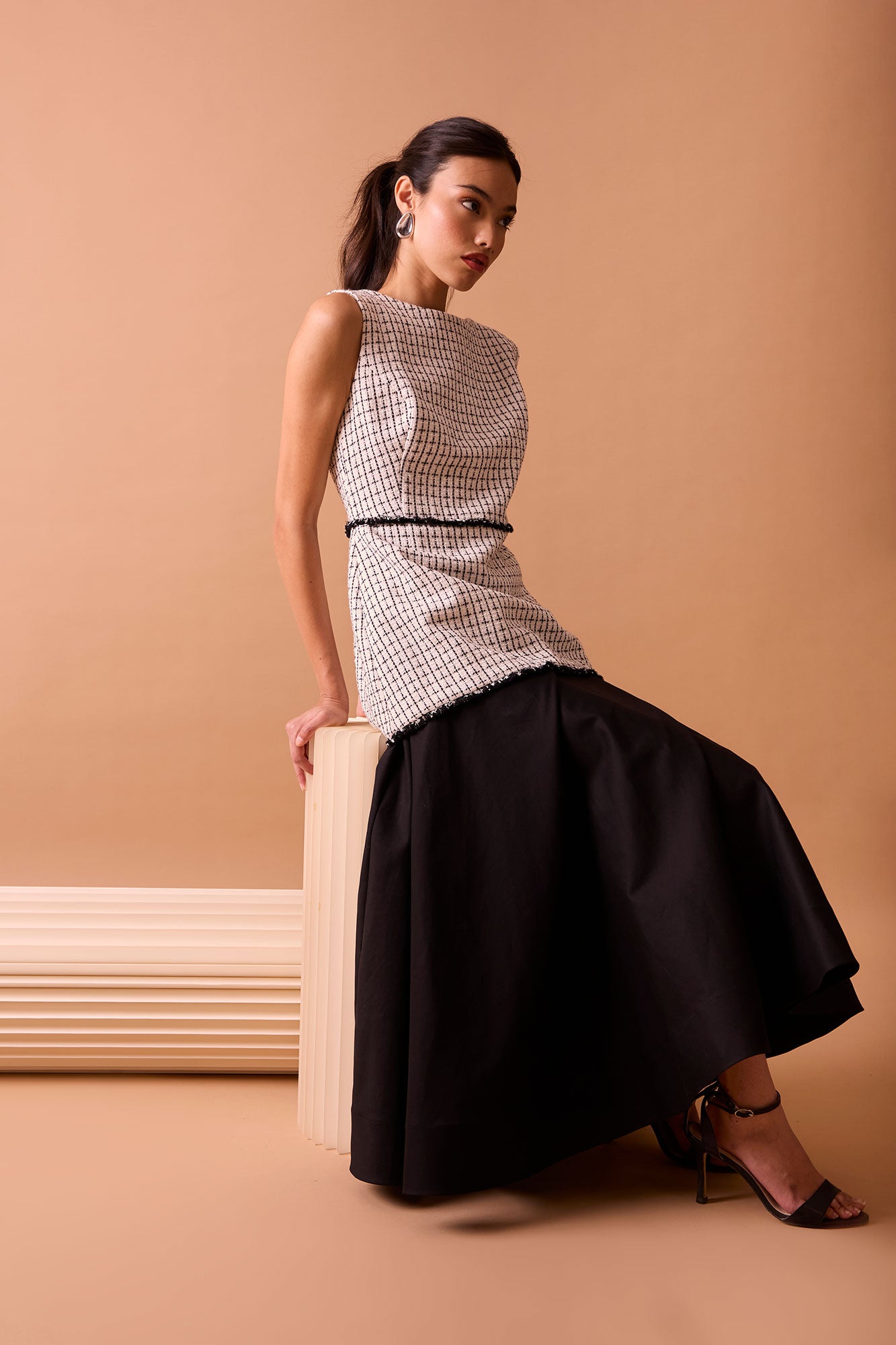 WHITE/BLACK WATER LILY DRESS