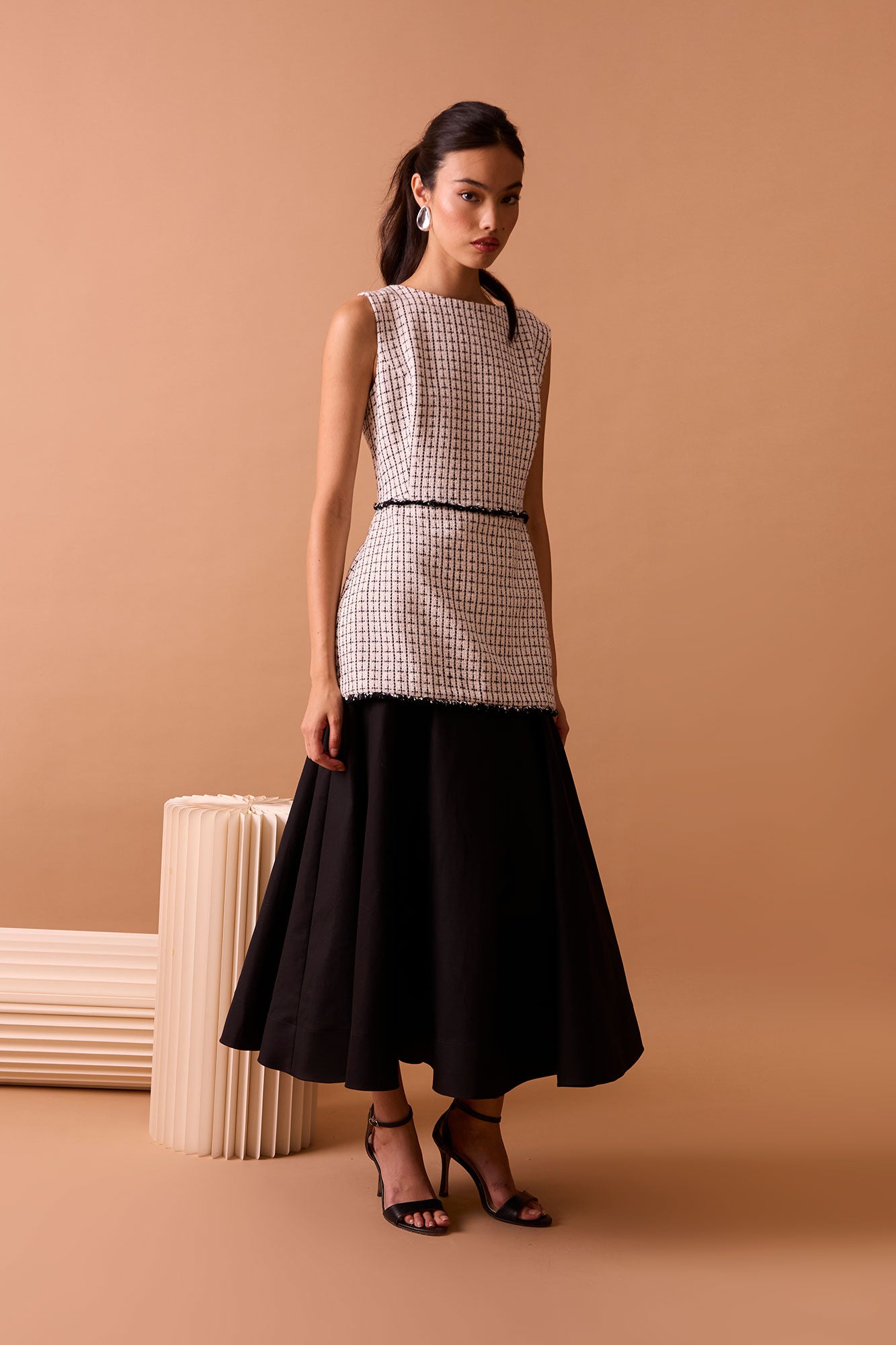WHITE/BLACK WATER LILY DRESS