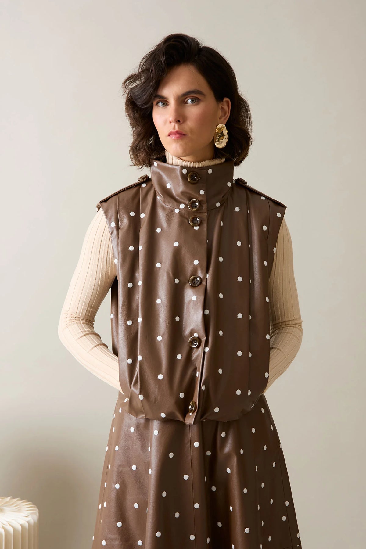 CHALECO ZAHARA MARRON