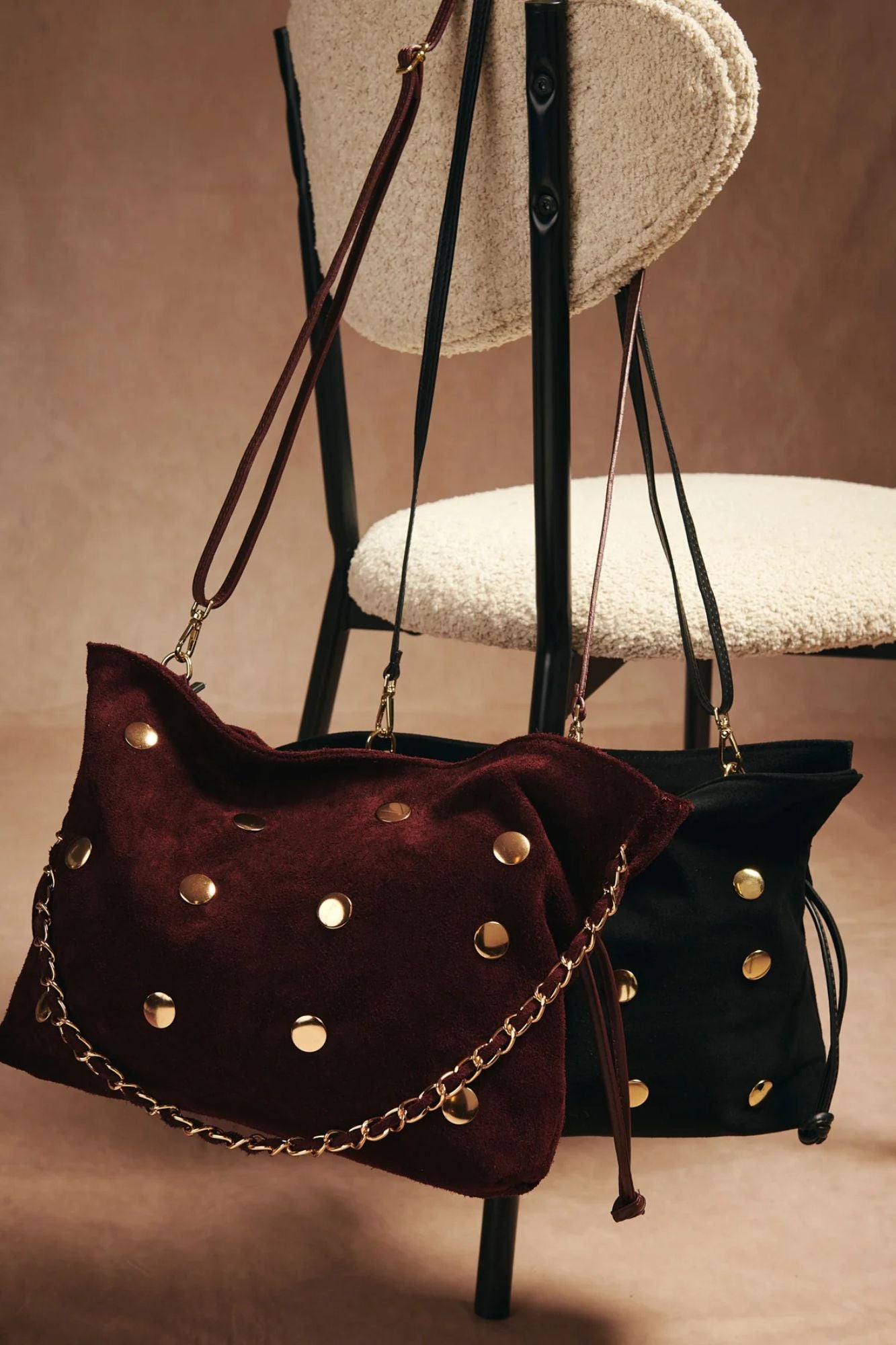 BOLSO SACOTACHAS NEGRO