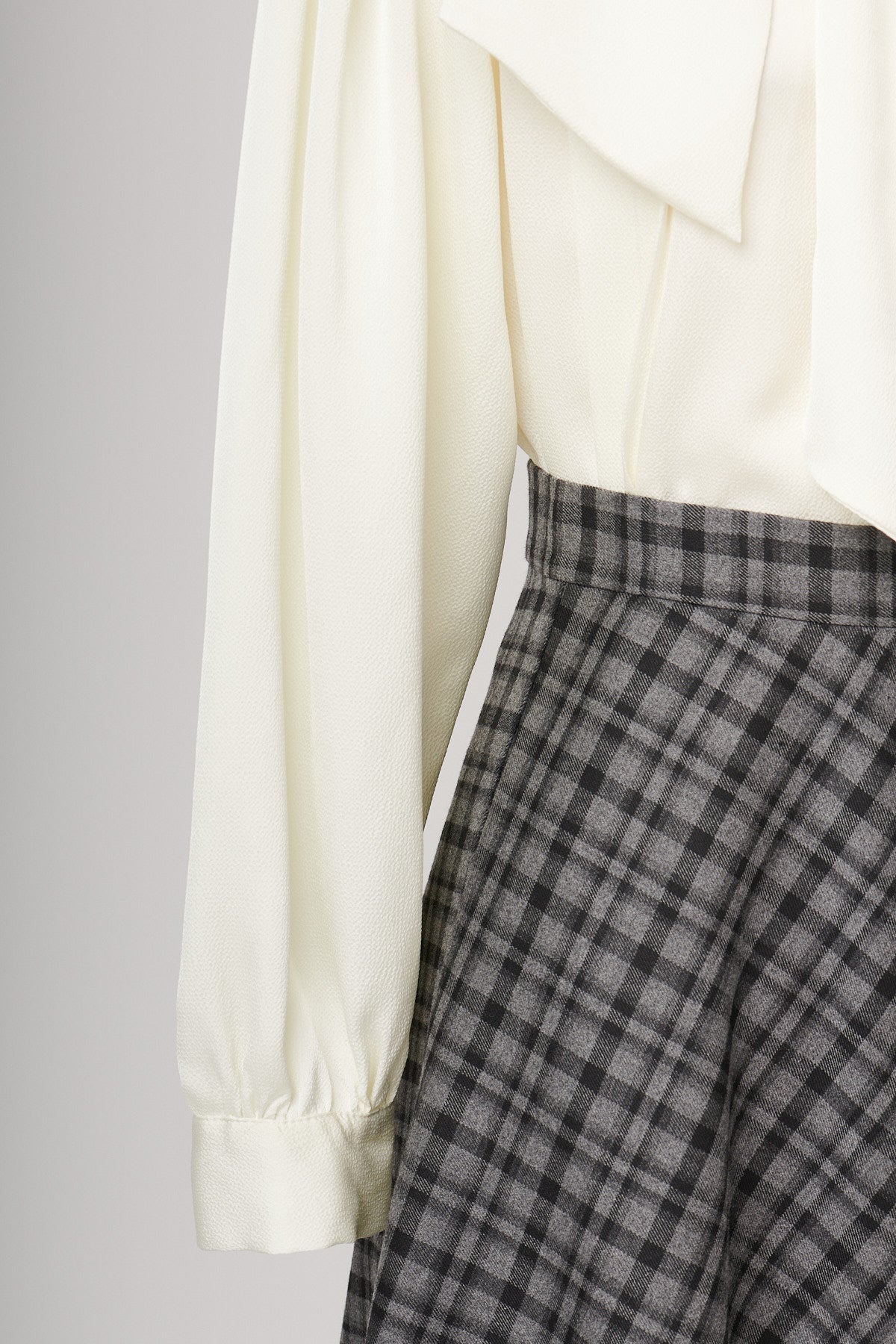 FALDA NOIRA GRIS