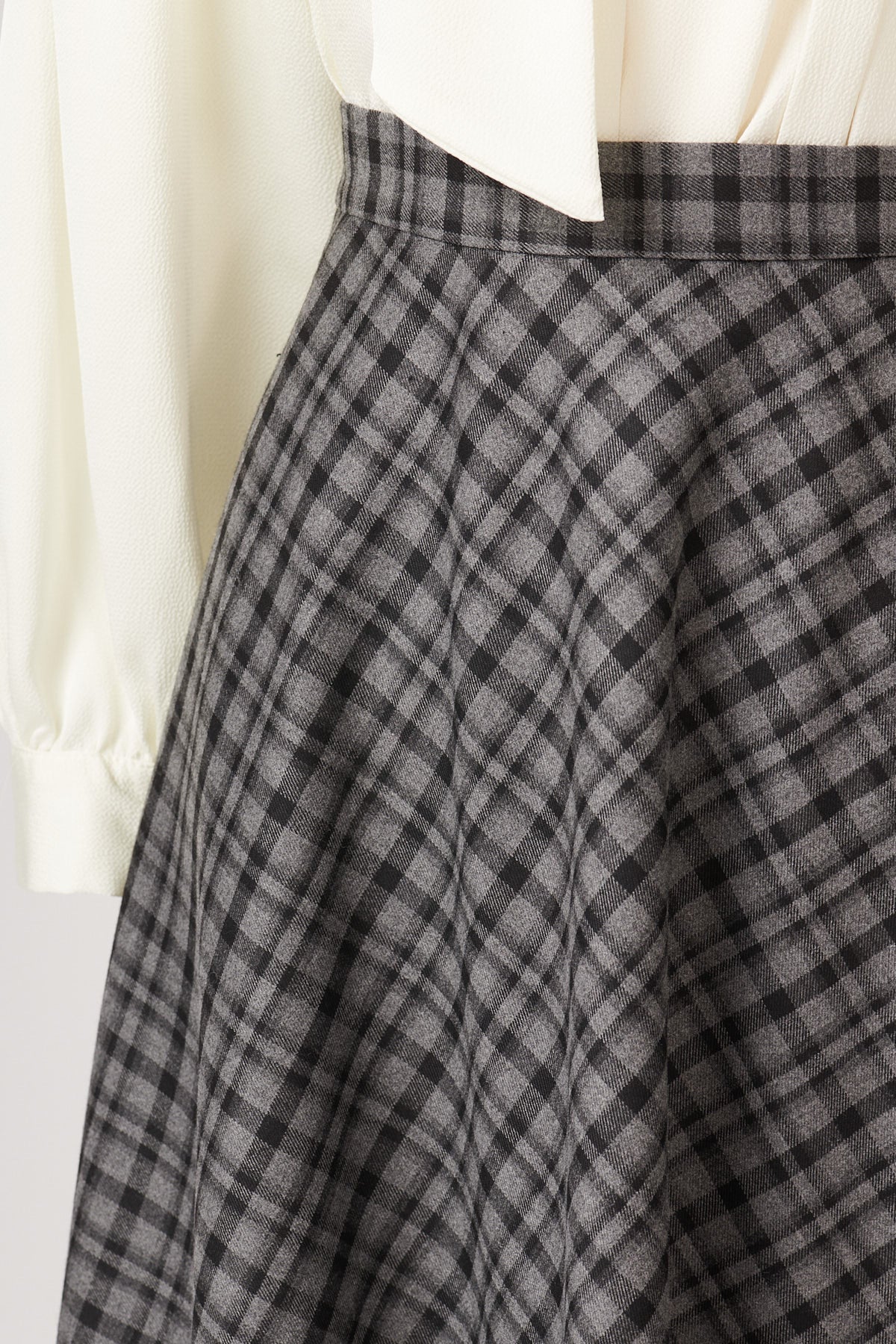FALDA NOIRA GRIS