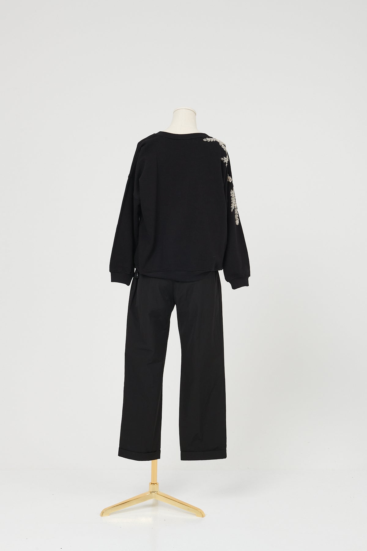 SUDADERA DELTA NEGRO