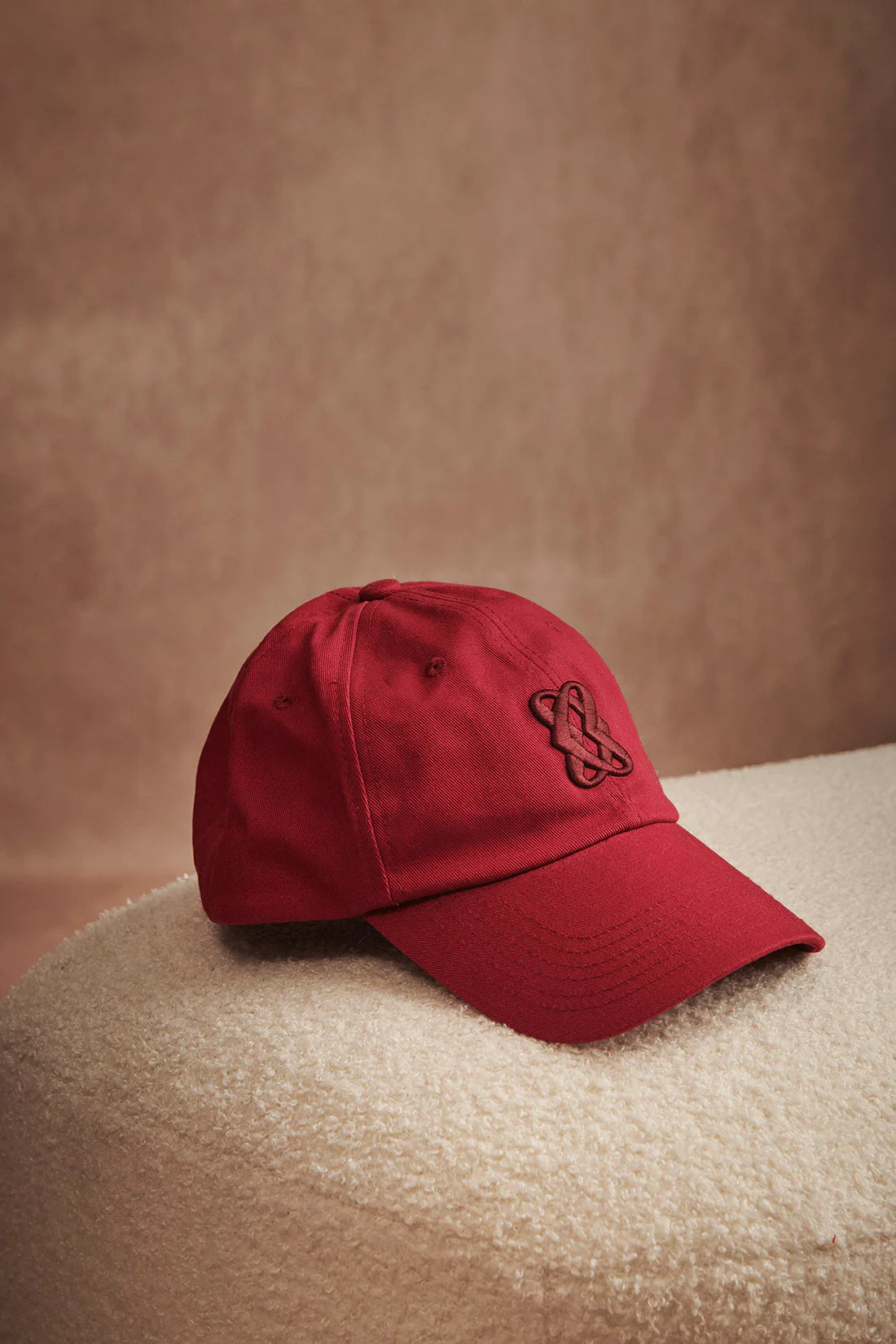 GORRA LOGO BURDEOS