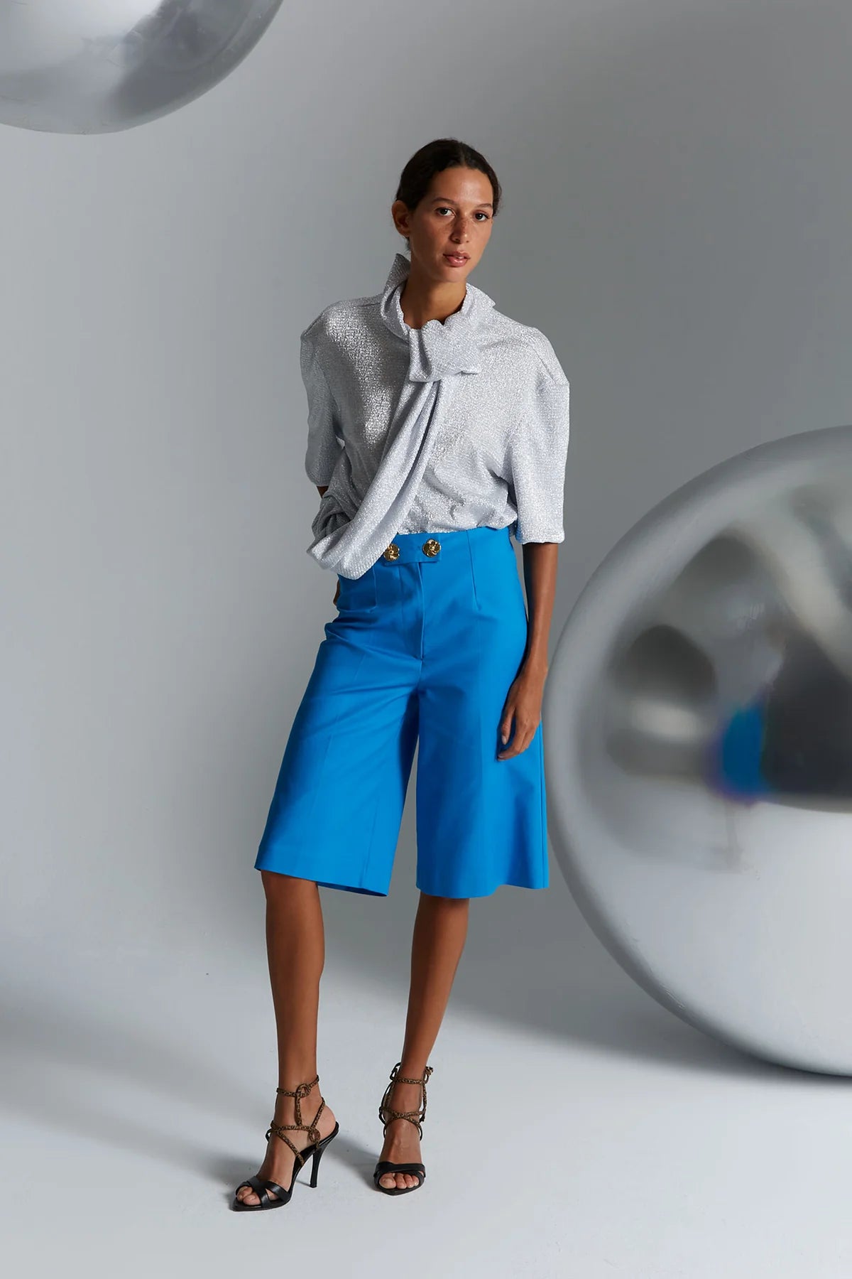 BERMUDA CMP.010 AZUL KLEIN
