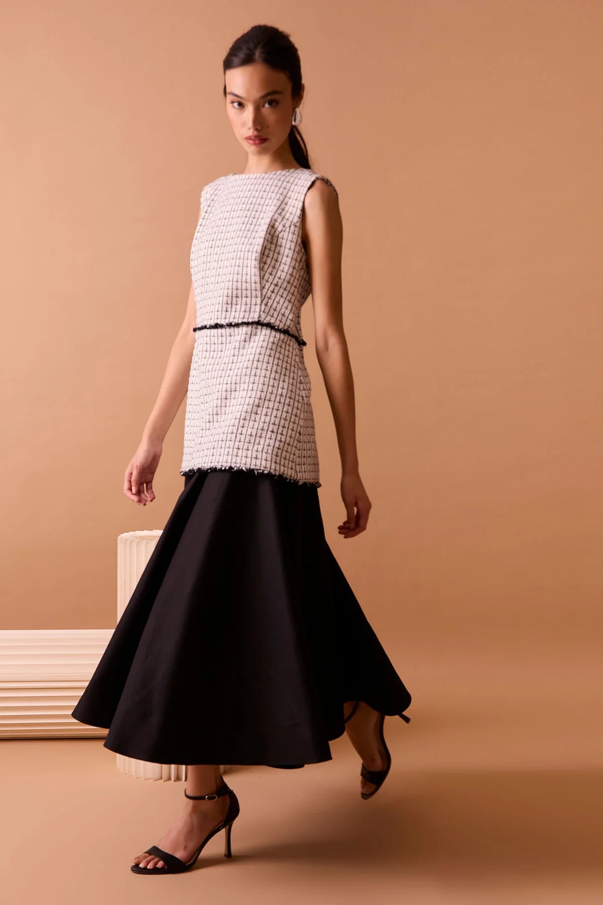 WHITE/BLACK WATER LILY DRESS